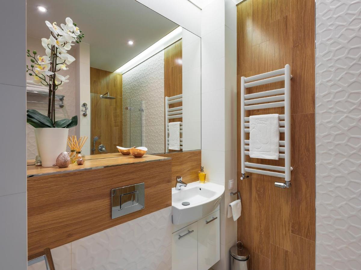 Black Pearl Apartment Cracovia Esterno foto