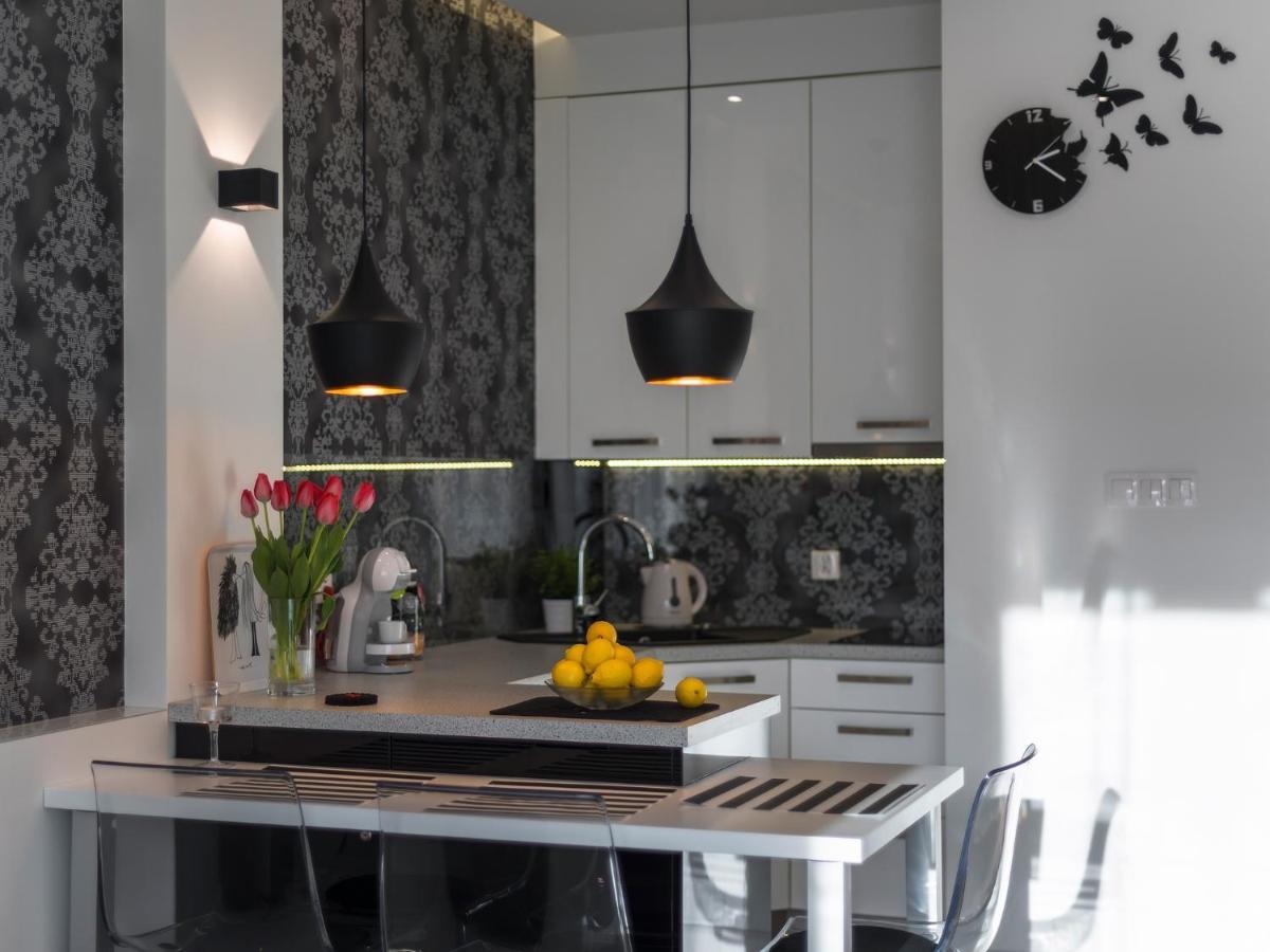 Black Pearl Apartment Cracovia Esterno foto